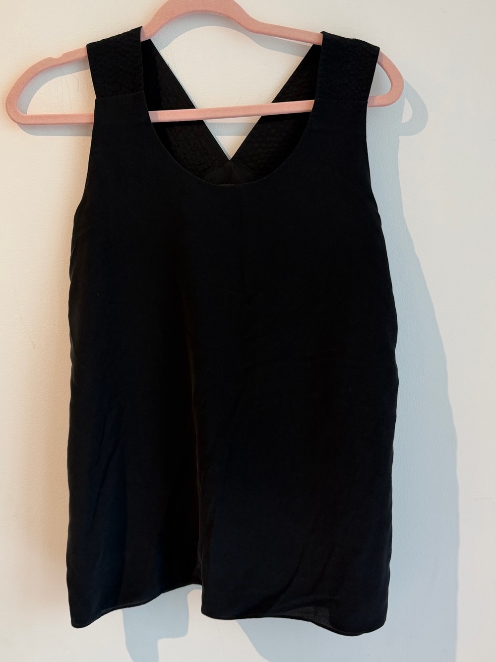 Club Monaco Black Sleeveless V-Back Tank Top - Picture 3 of 5